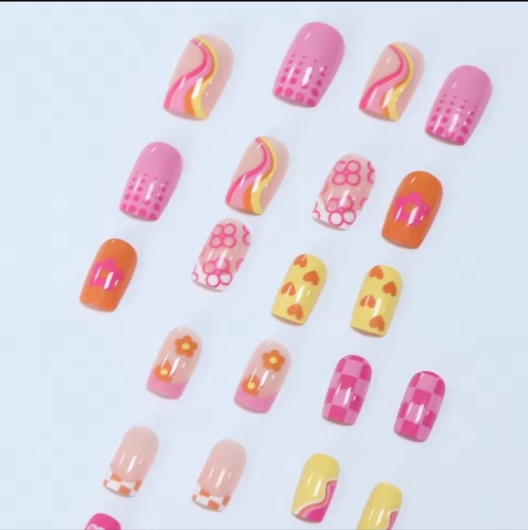 NEW Colorful Press-On Nails - Set Of 24 - Picture 3 of 6